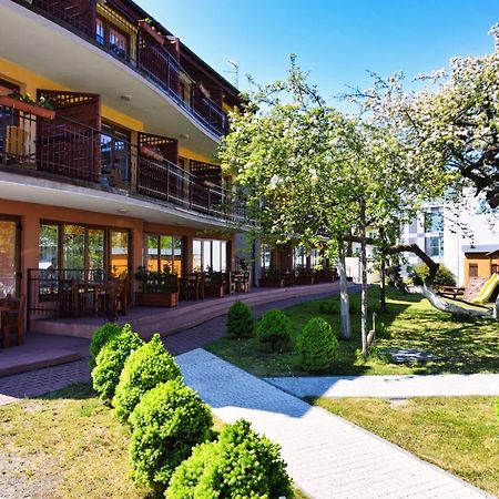 Dom Wczasowy Radosc Rewal Exterior foto