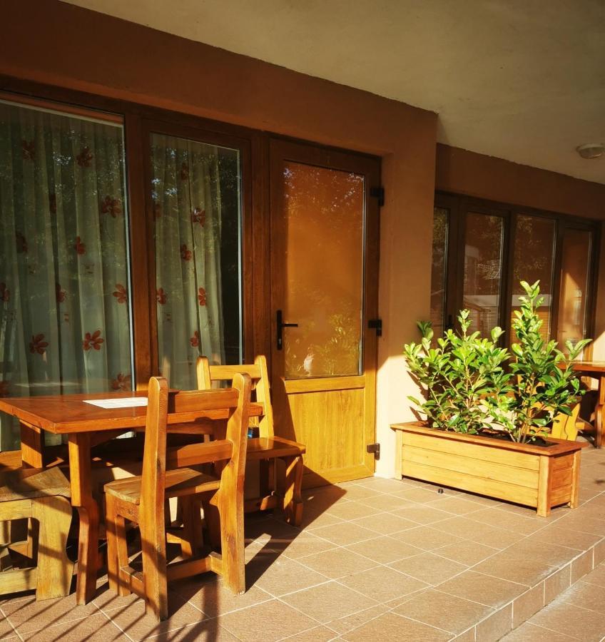 Dom Wczasowy Radosc Rewal Exterior foto